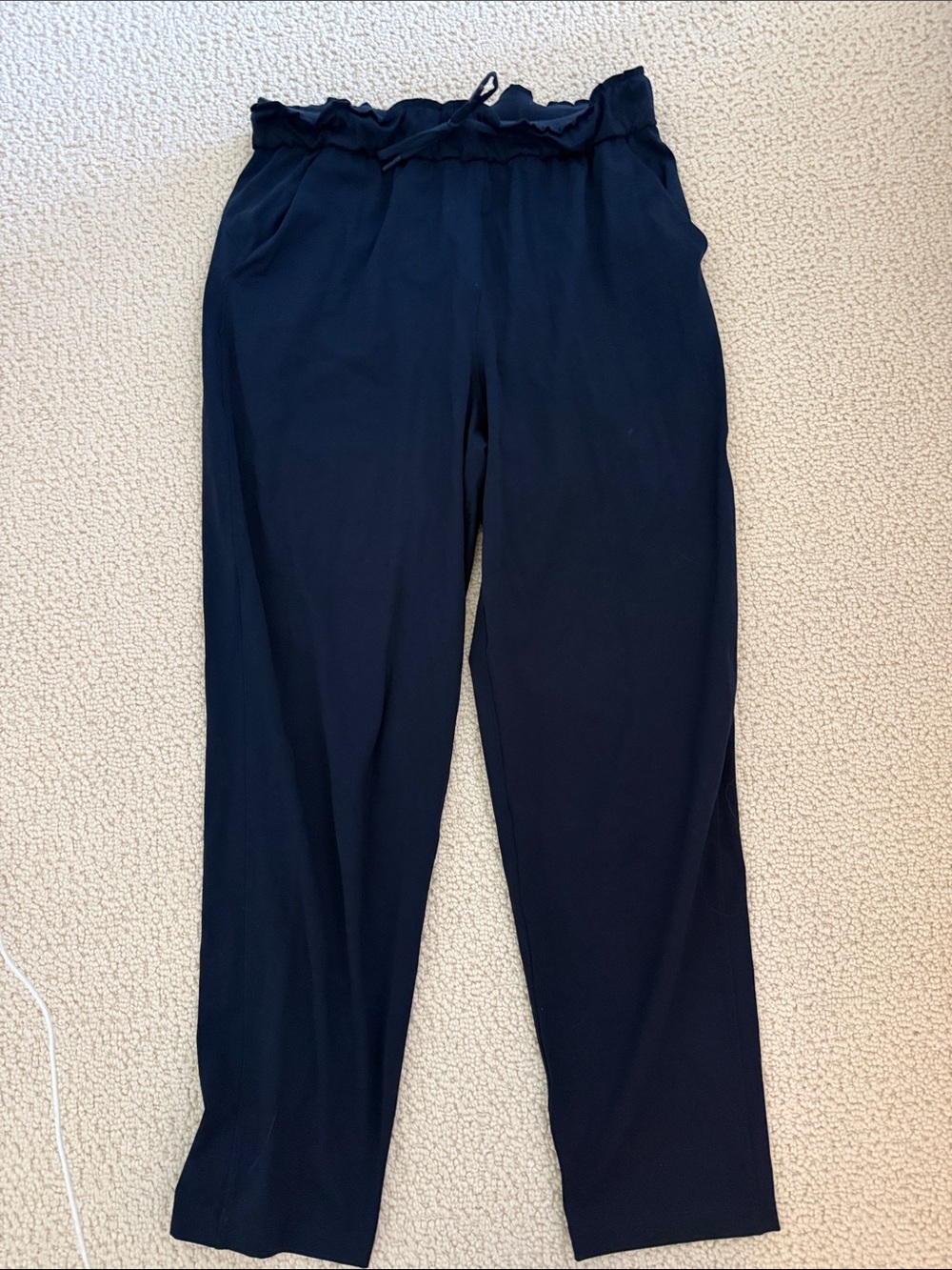 Lulu Women’s Navy Cropped Pants